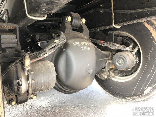 实拍解放J6P冷藏车 为啥不是气囊悬挂？