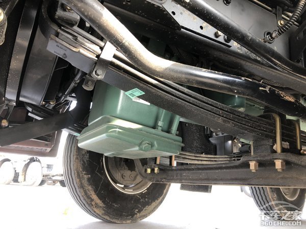 实拍解放J6P冷藏车 为啥不是气囊悬挂？