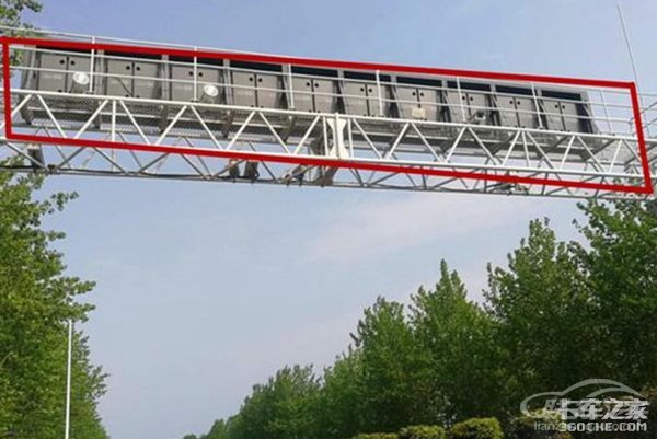 车距抓拍系统启用 未达安全车距罚200元