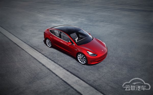 广州一特斯拉Model 3失控撞树自燃：烧成空壳