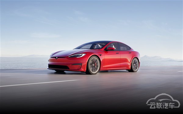 特斯拉新款Model S实车曝光 矩形方向盘大亮