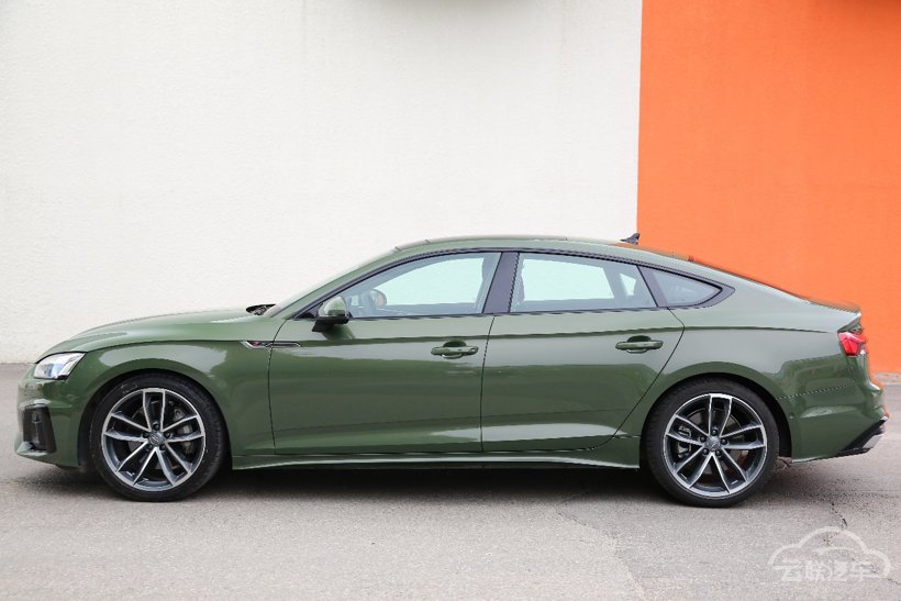 µA5 Sportback