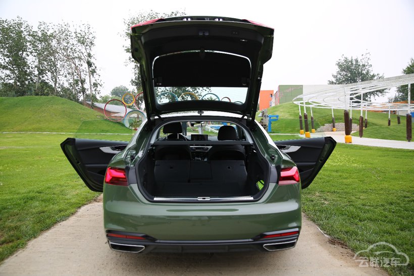 µA5 Sportback