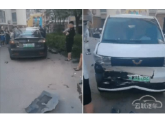 <b>临沂一特斯拉发生事故：视频车突然加速 导致7辆车受</b>