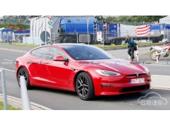 ˹Model S PlaidŦֱȦս