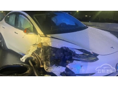 ˹Model 3ײ ˾Autopilotڿ״̬
