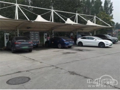 <b>新能源汽车排队充电引关注 基础配套待解</b>