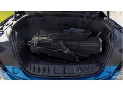 福特F-150 Lightning前备箱容积400L 能放两个高尔夫球袋/具备排水功能