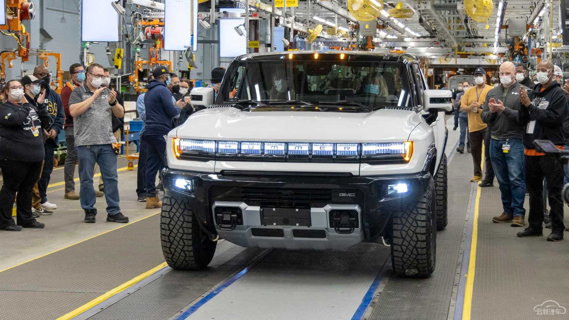 2022-gmc-hummer-ev-edition-1-pickup-in-production-ready-for-customer-deliveries (2).jpg