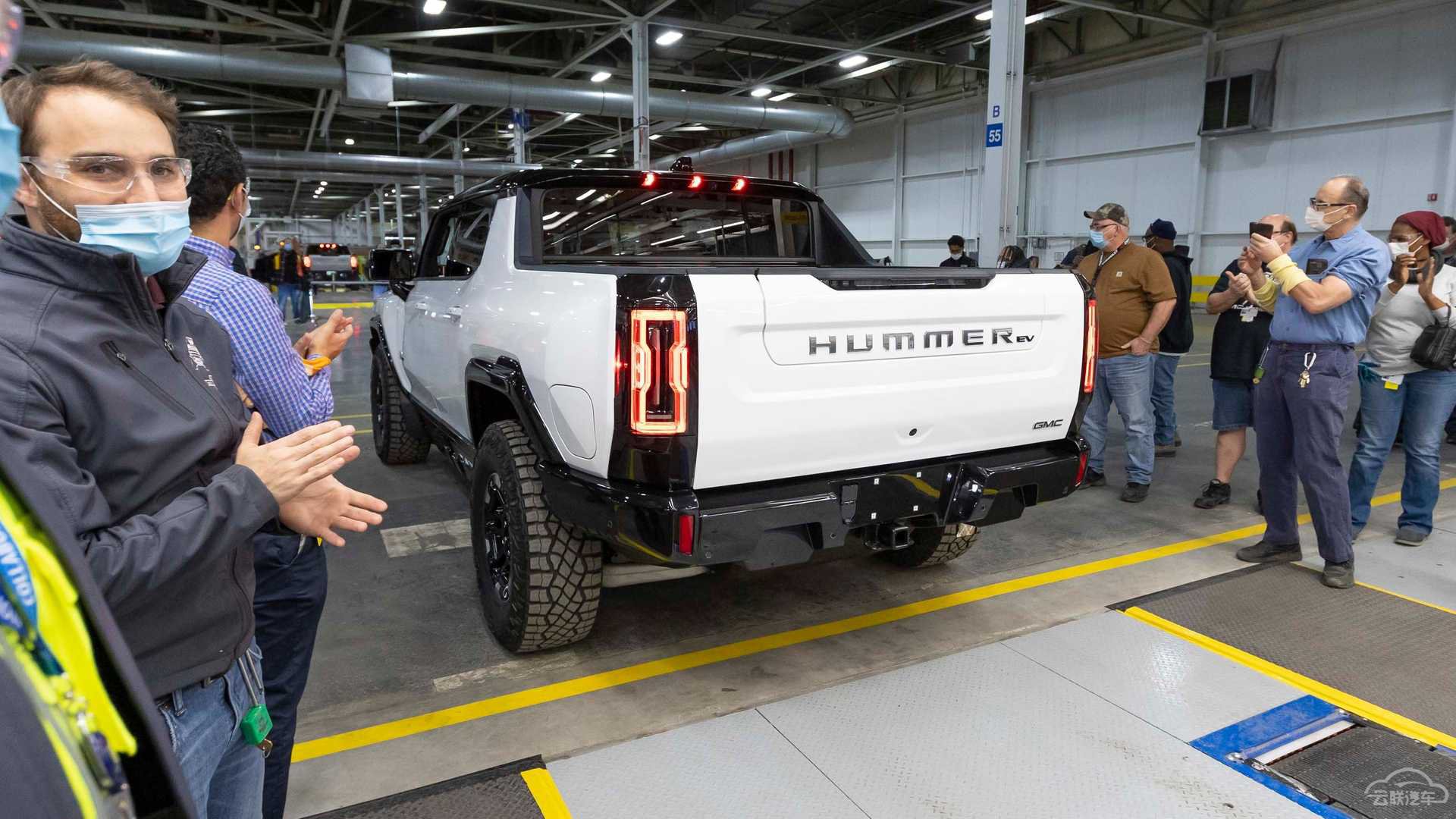 2022-gmc-hummer-ev-edition-1-pickup-in-production-ready-for-customer-deliveries (3).jpg
