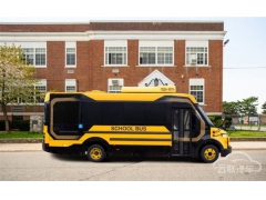 比亚迪在美推出纯电校车：黑黄涂装太飒 可当大型“
