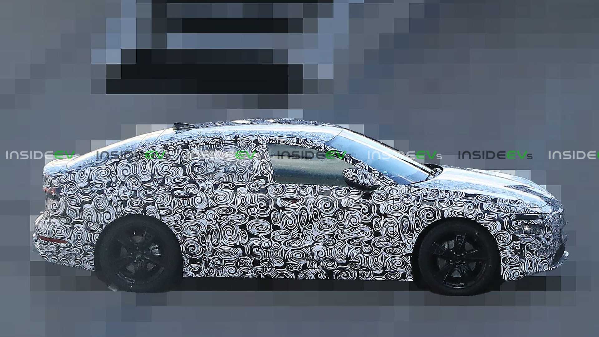 2022-audi-a6-e-tron-spy-photos (1).jpg