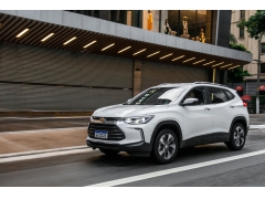 ͨý7ڰ͢ѩTracker SUV