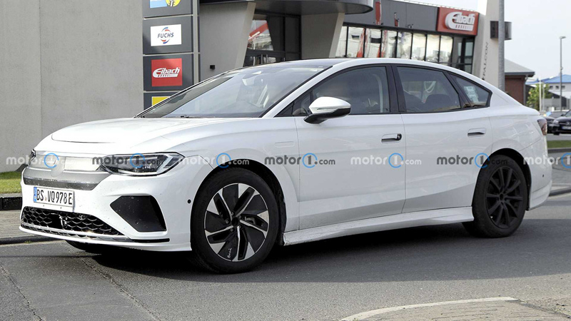 new-volkswagen-aero-b-spy-shots (1)_.jpg