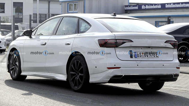 new-volkswagen-aero-b-spy-shots (3)_.jpg