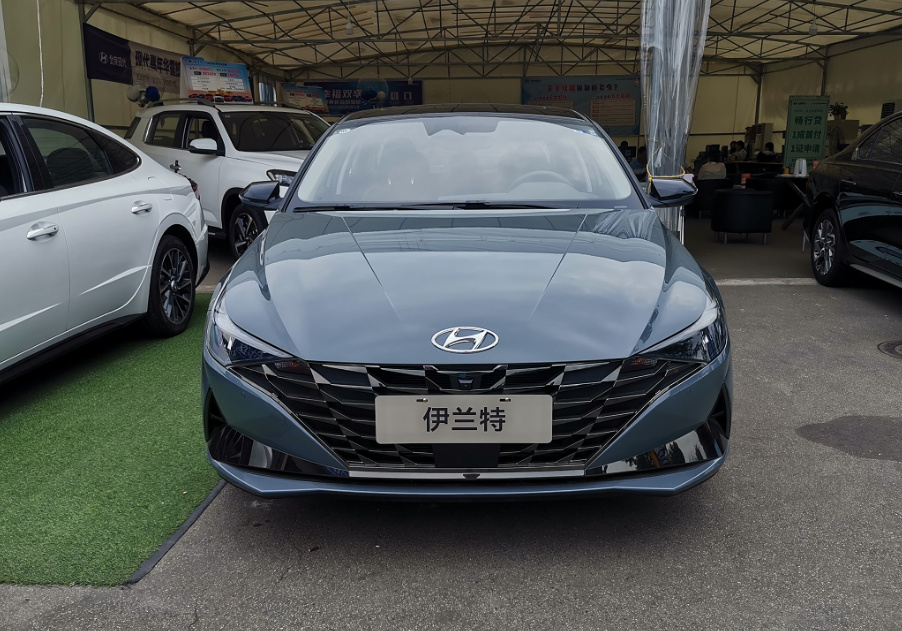 年轻上班族怎么选车?现代伊兰特对比福特福睿斯