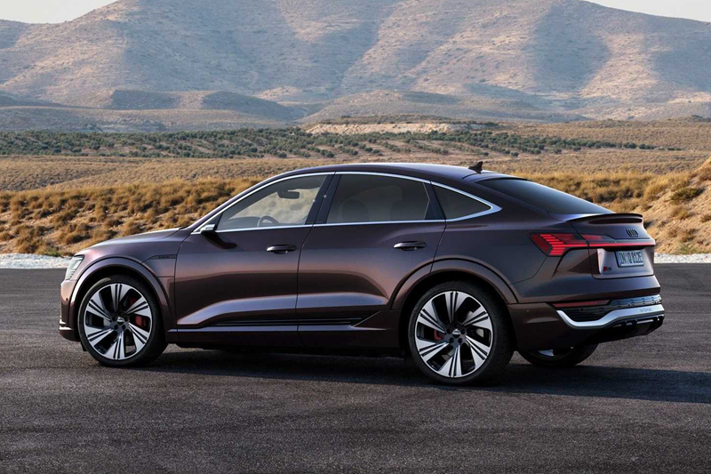 foto---audi-q8-e-tron-sportback-2023 (1)_副本.jpg