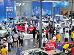 今年中国新能源汽车销量至少达到8