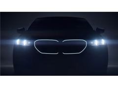 全新可发光格栅 BMW i5预告图曝光