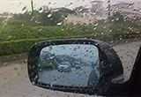 下雨天后视镜看不见？教你一招解决它！