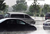开车途中遇到雷神、雨神，怎么办？