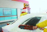 大雪过后，怎么清除车身上的积雪？