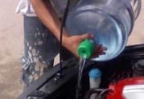 汽车水箱该换水了，添加点什么好？