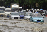 雨天驾驶小技巧 汽车涉水行驶后期要除湿！